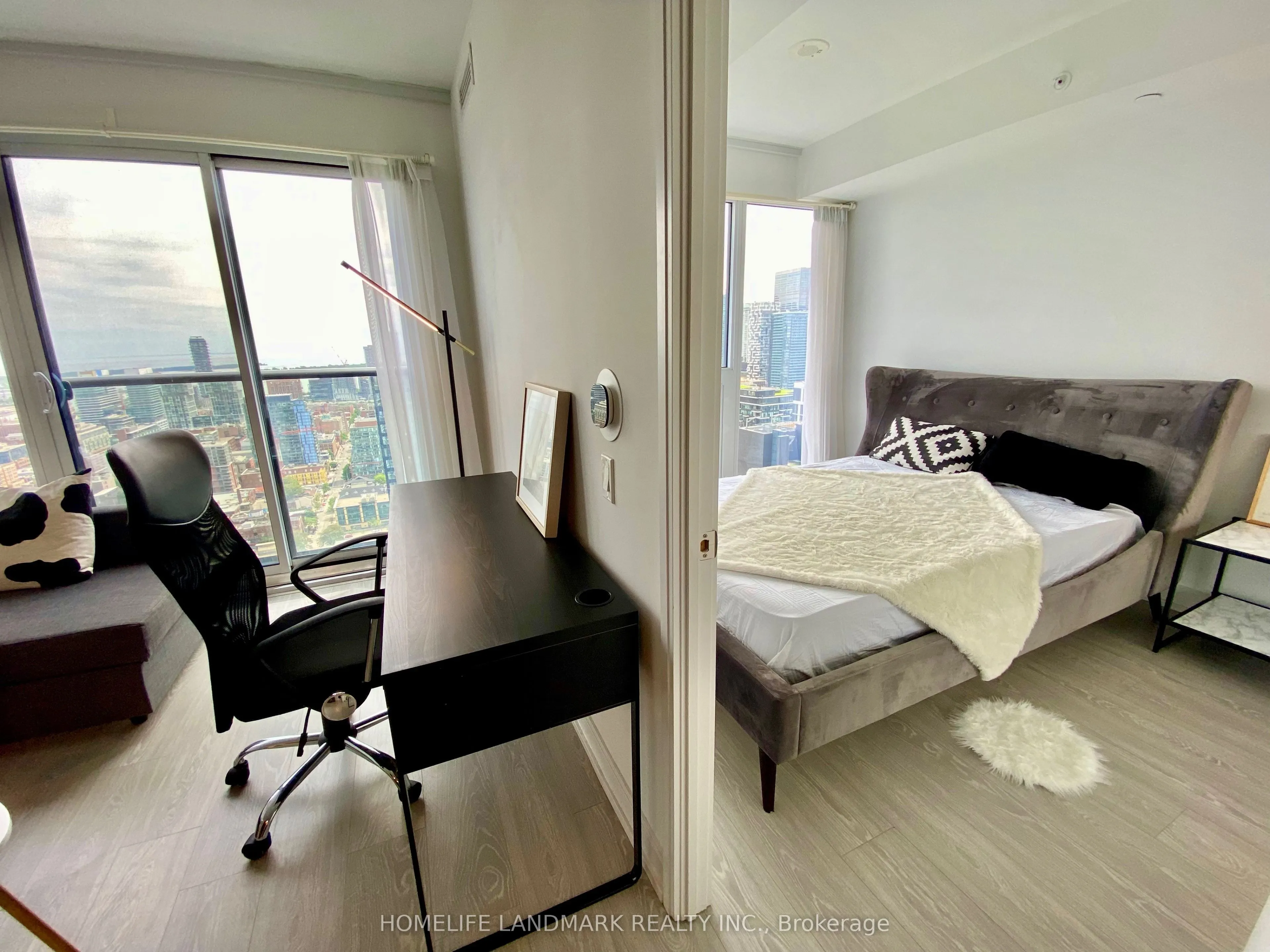 181 Dundas Street E, #4206