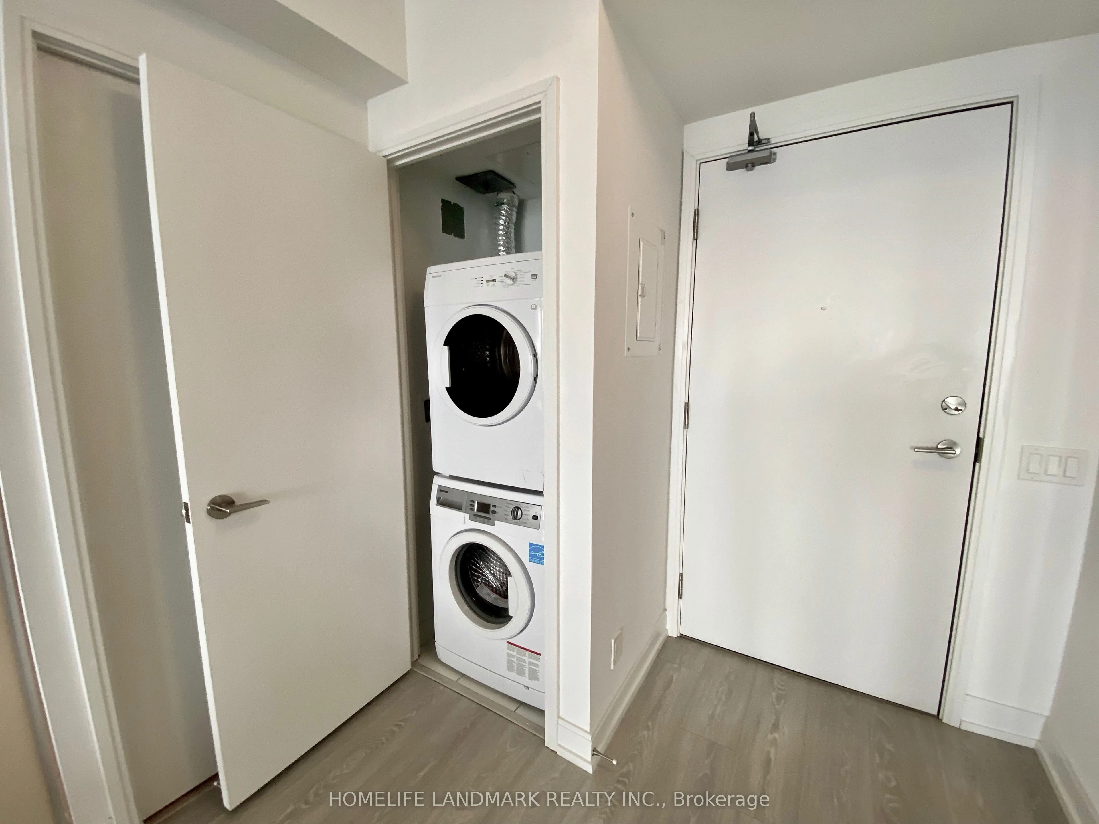181 Dundas Street E, #4206