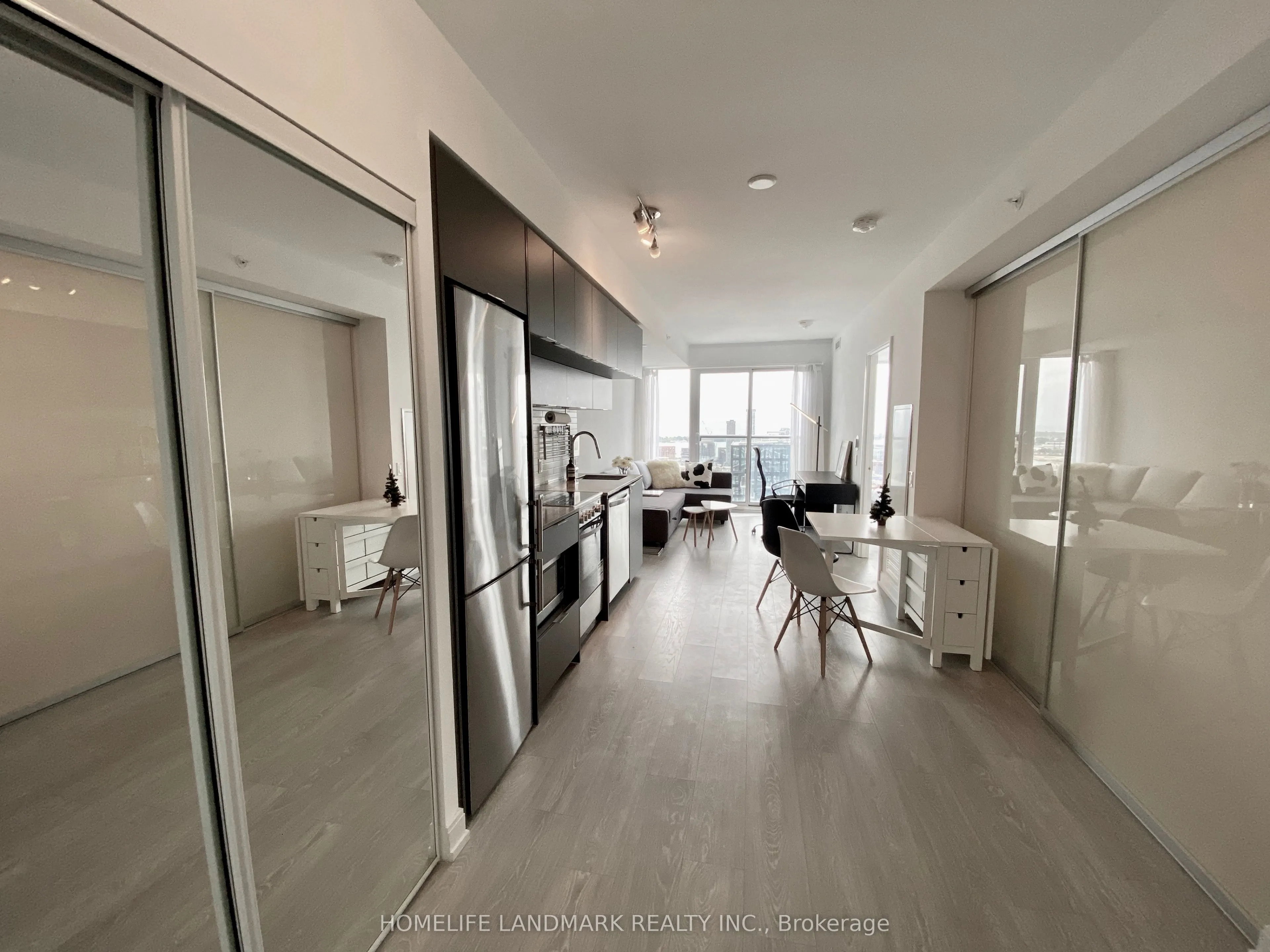 181 Dundas Street E, #4206