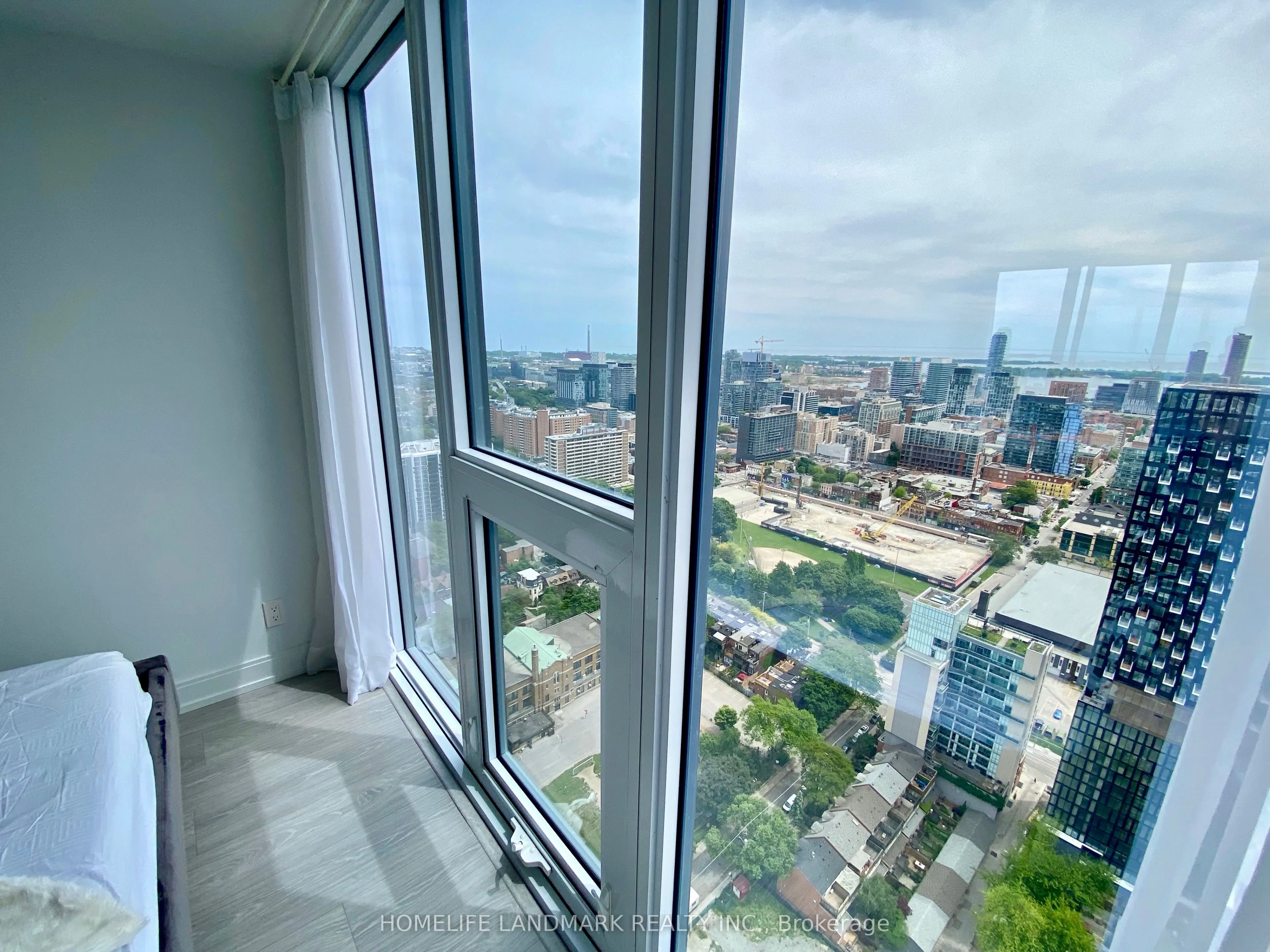 181 Dundas Street E, #4206