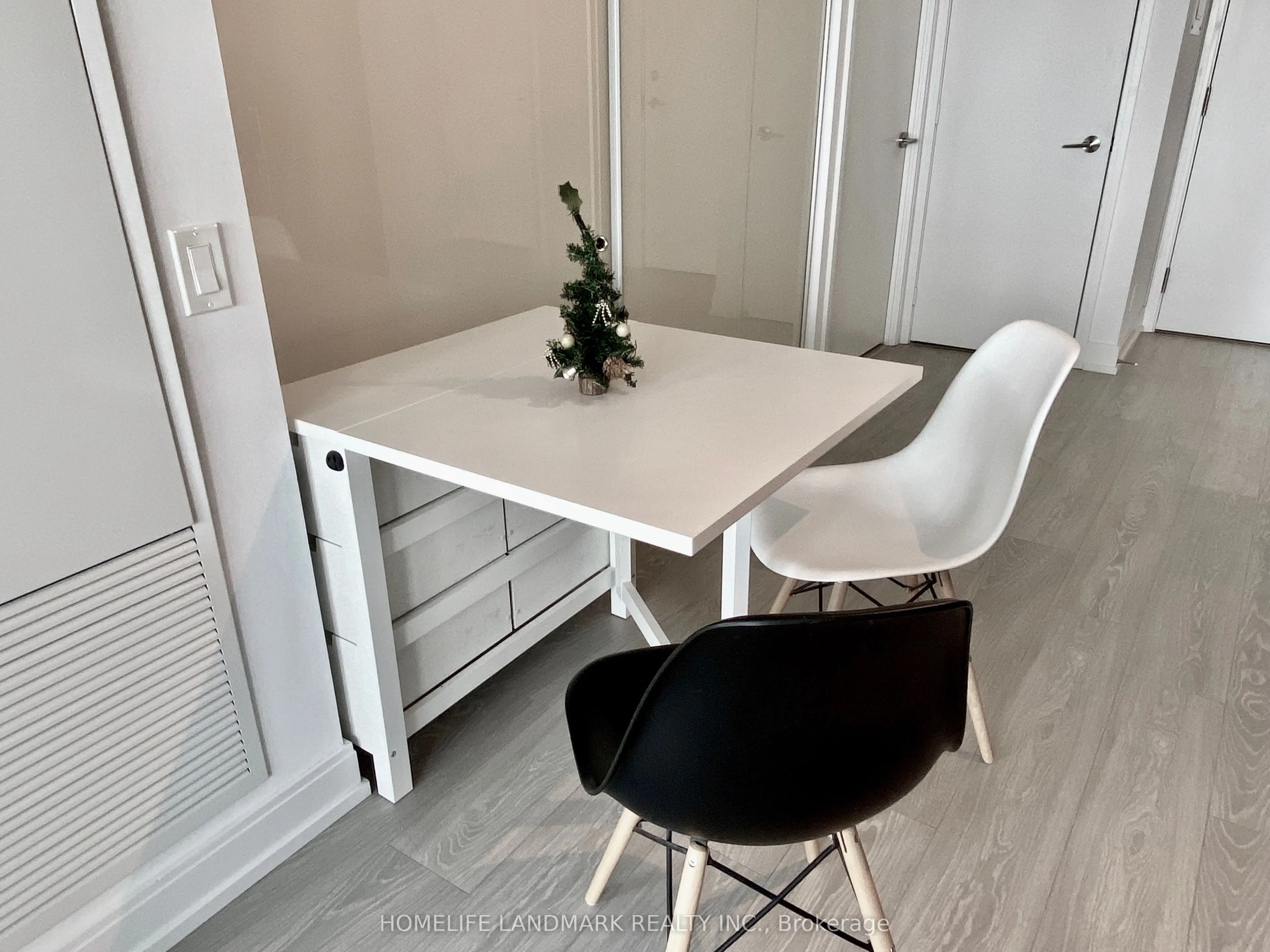 181 Dundas Street E, #4206