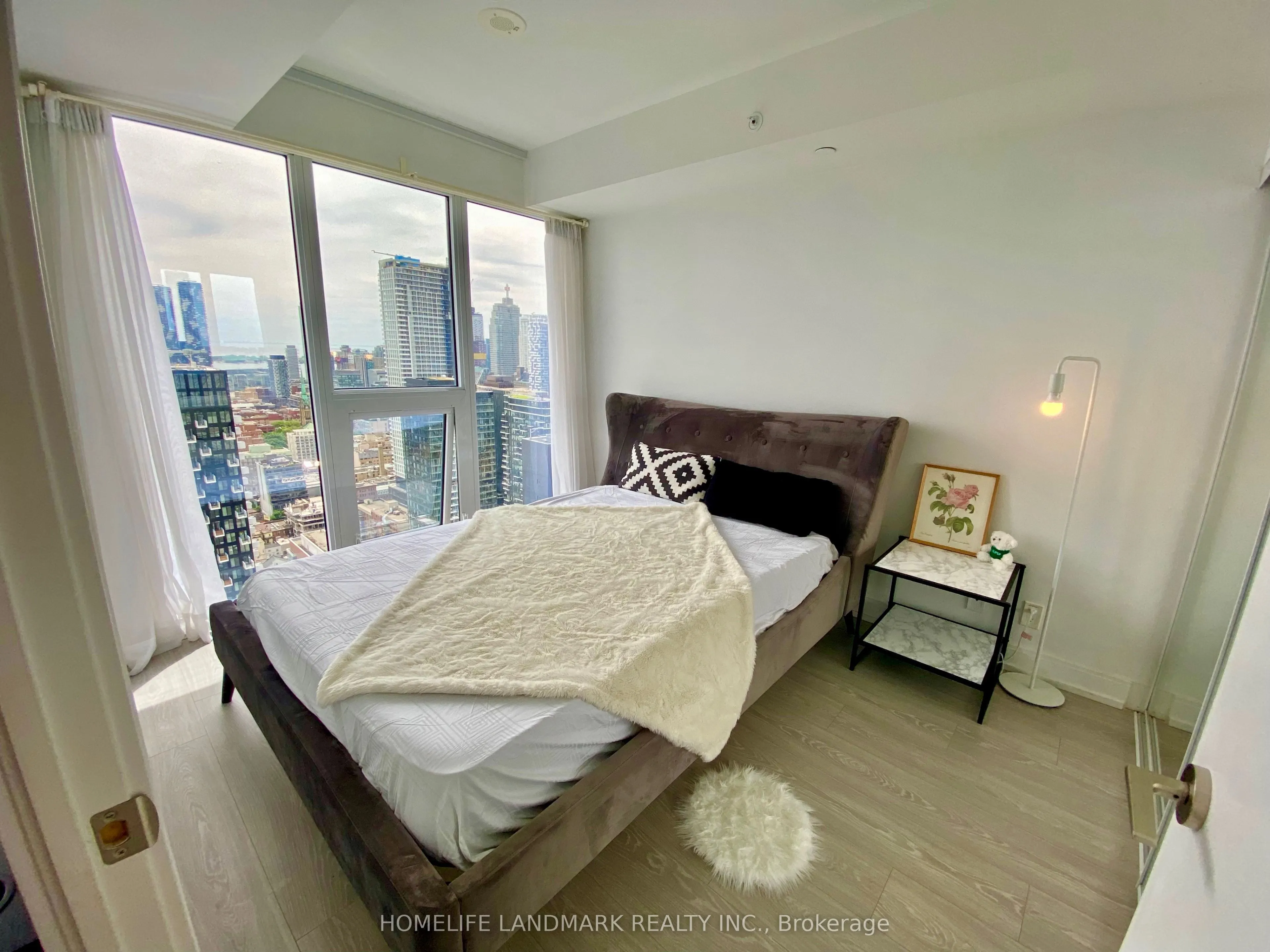 181 Dundas Street E, #4206