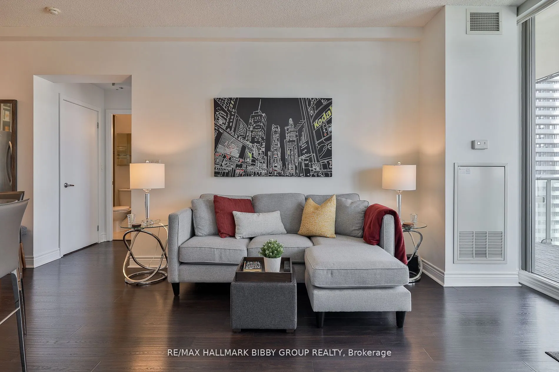 33 Lombard Street, #2204