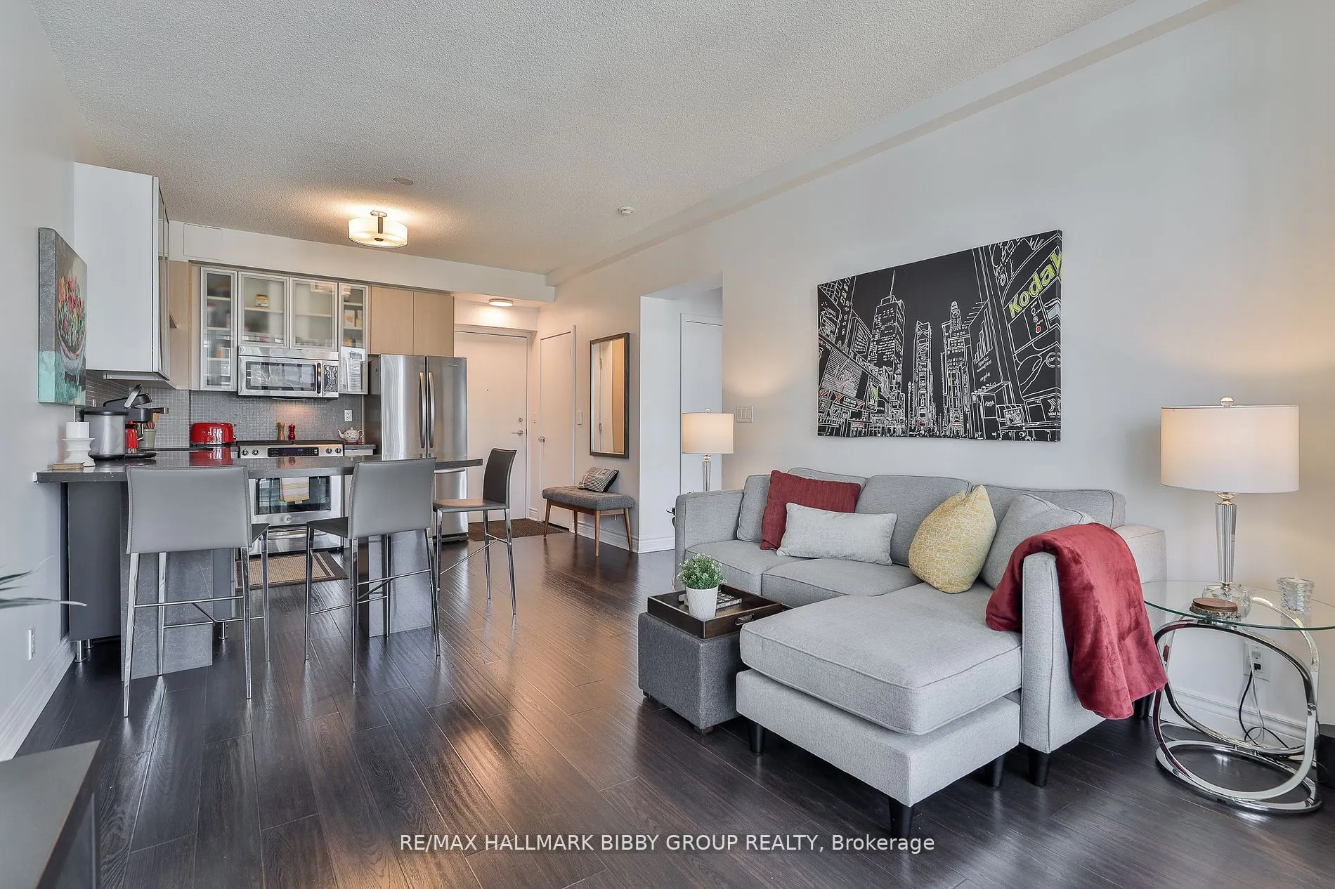 33 Lombard Street, #2204