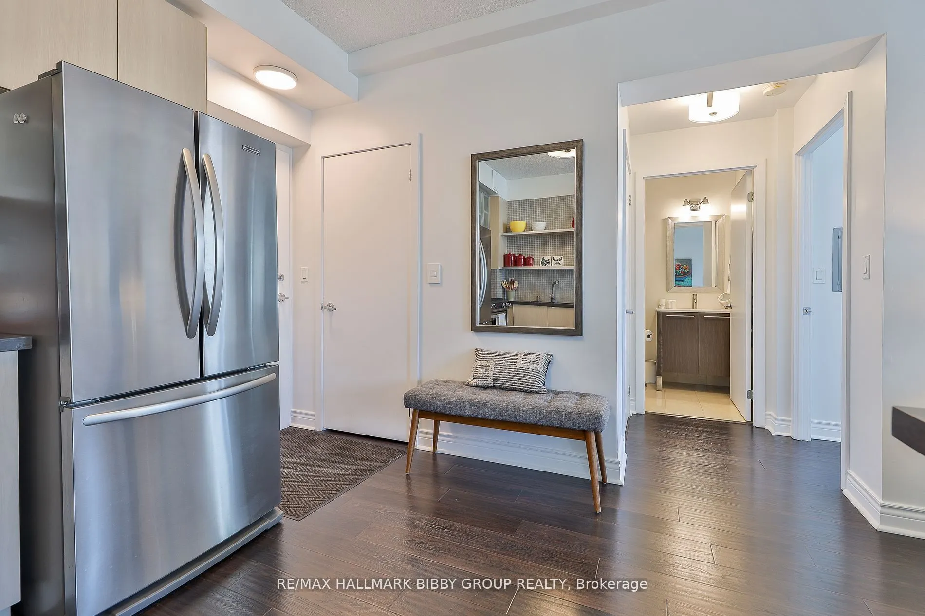 33 Lombard Street, #2204