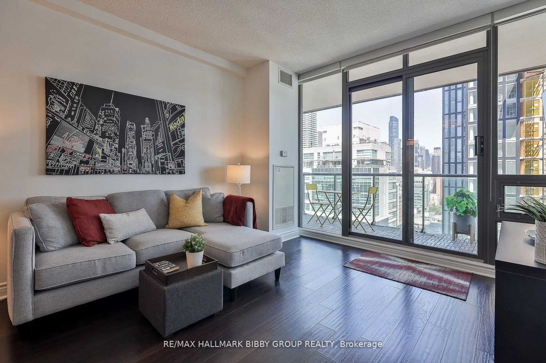 33 Lombard Street, #2204
