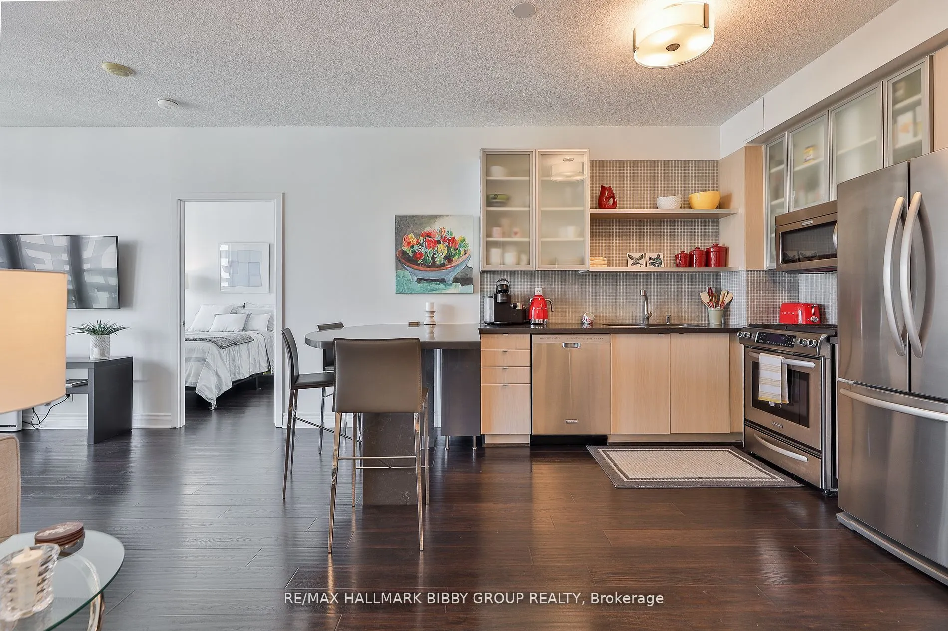 33 Lombard Street, #2204