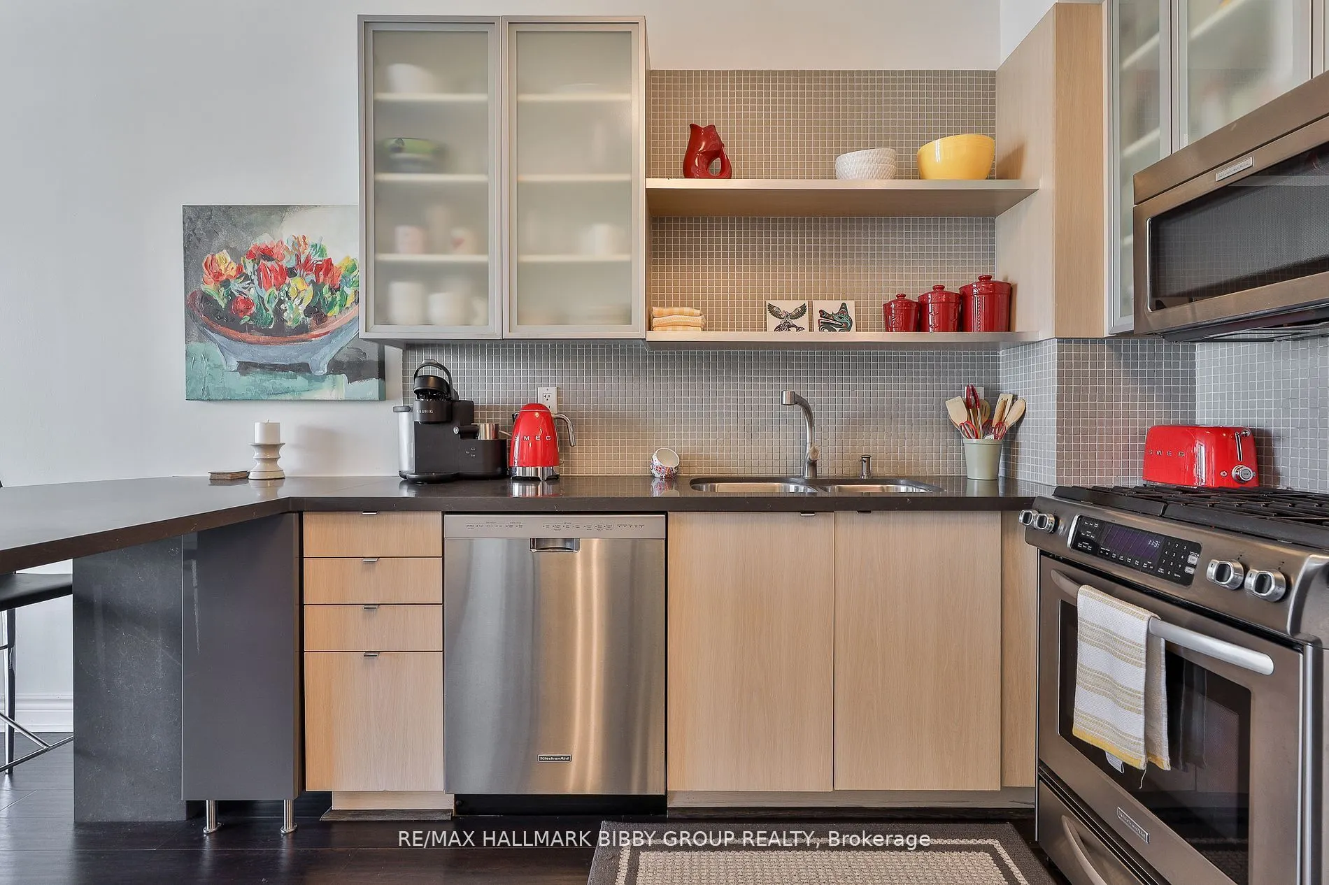 33 Lombard Street, #2204