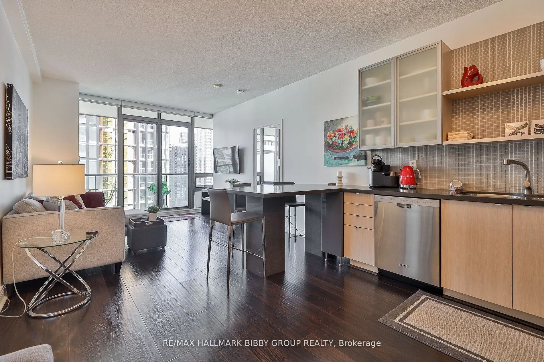 33 Lombard Street, #2204
