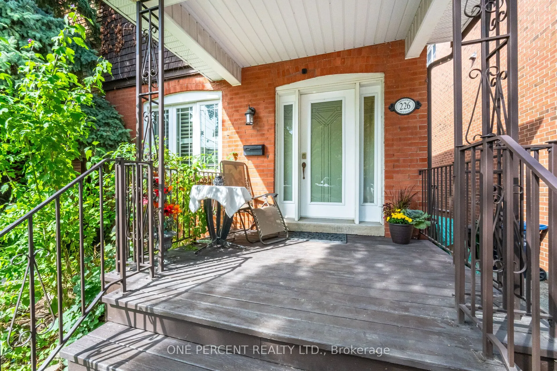 226 Broadway Avenue