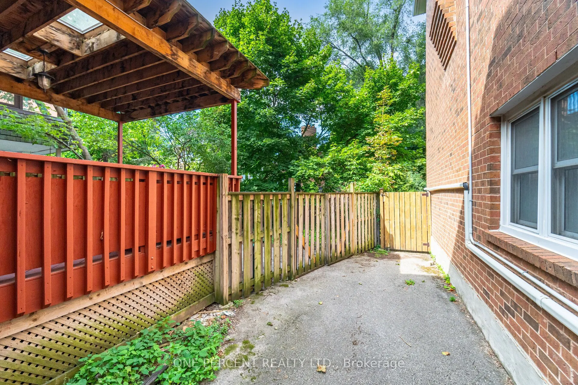 226 Broadway Avenue