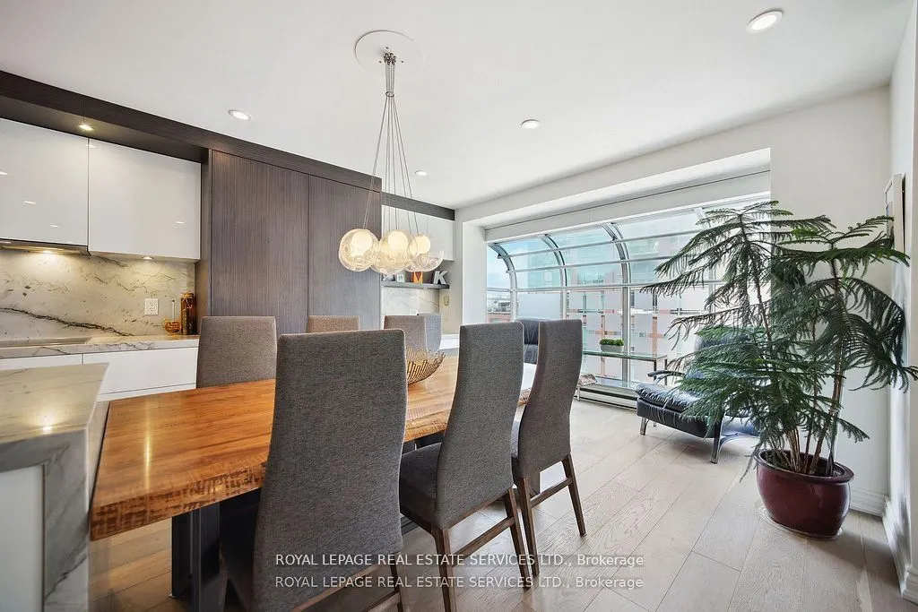 480 Queens Quay W, #601
