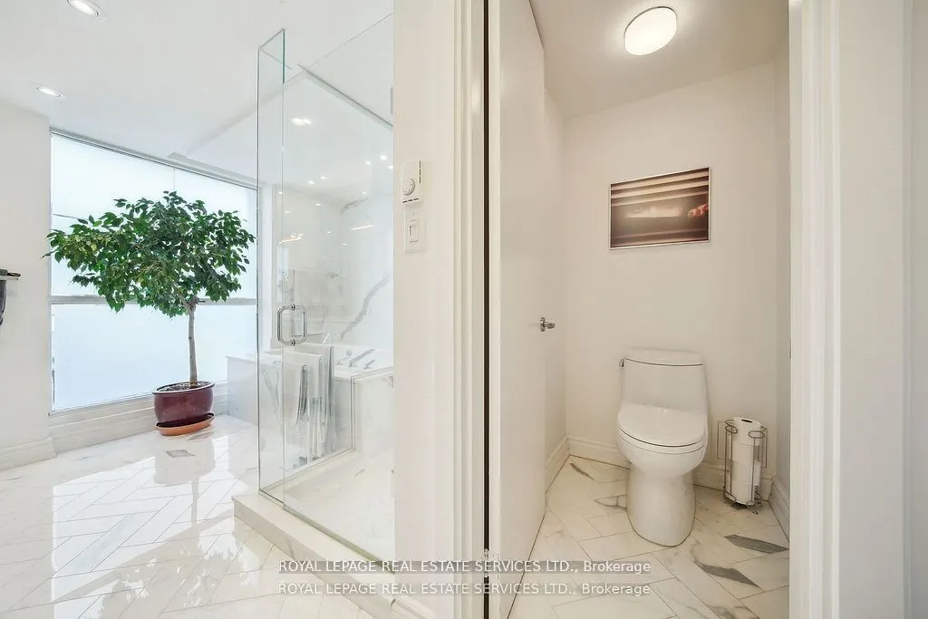 480 Queens Quay W, #601