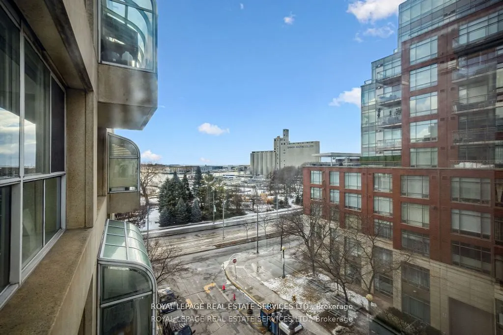 480 Queens Quay W, #601