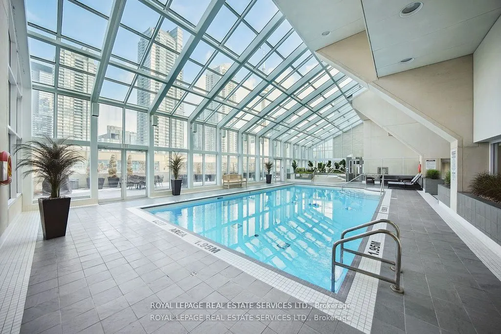 480 Queens Quay W, #601