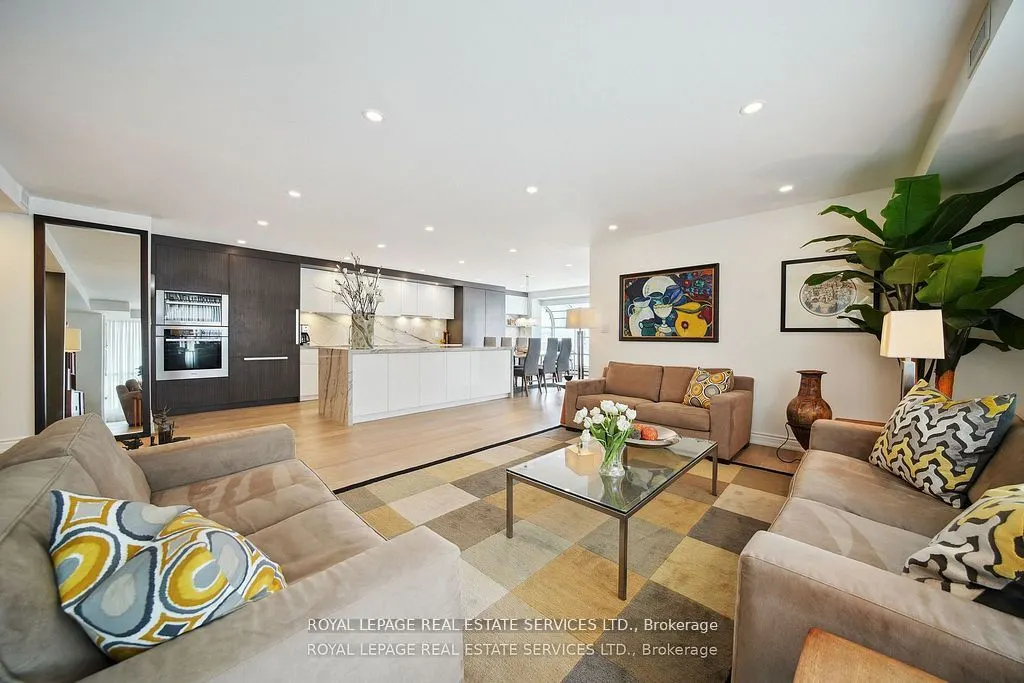480 Queens Quay W, #601
