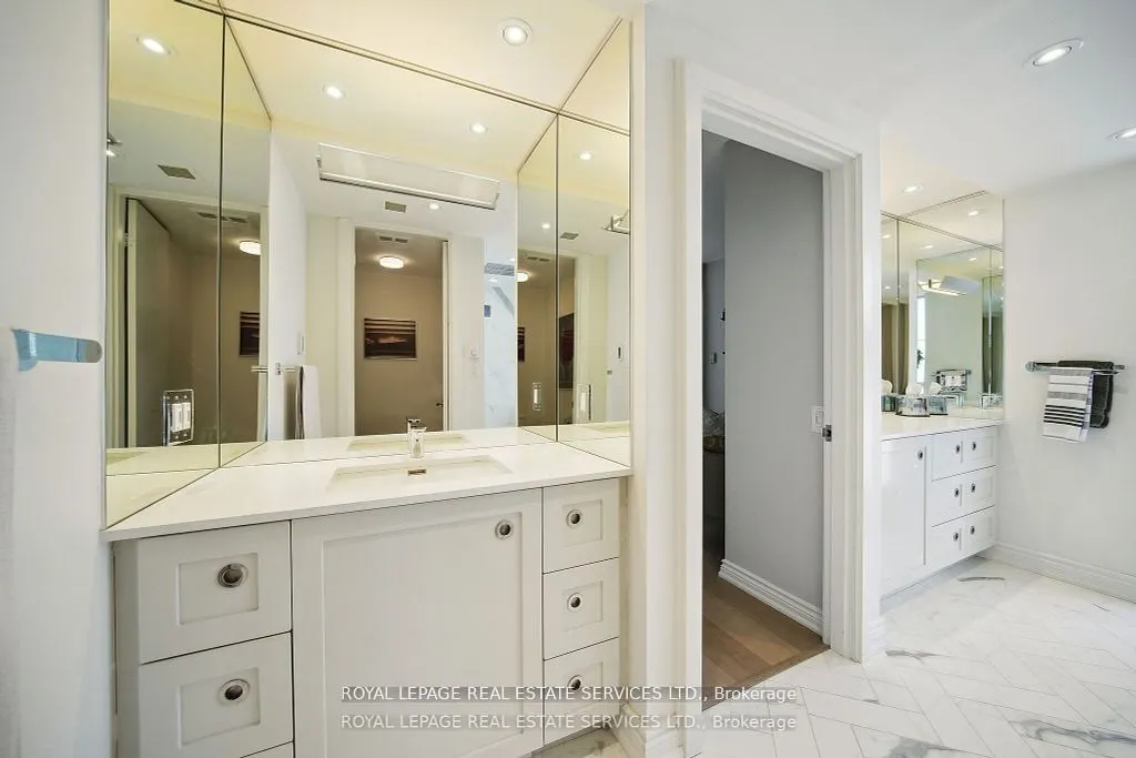 480 Queens Quay W, #601