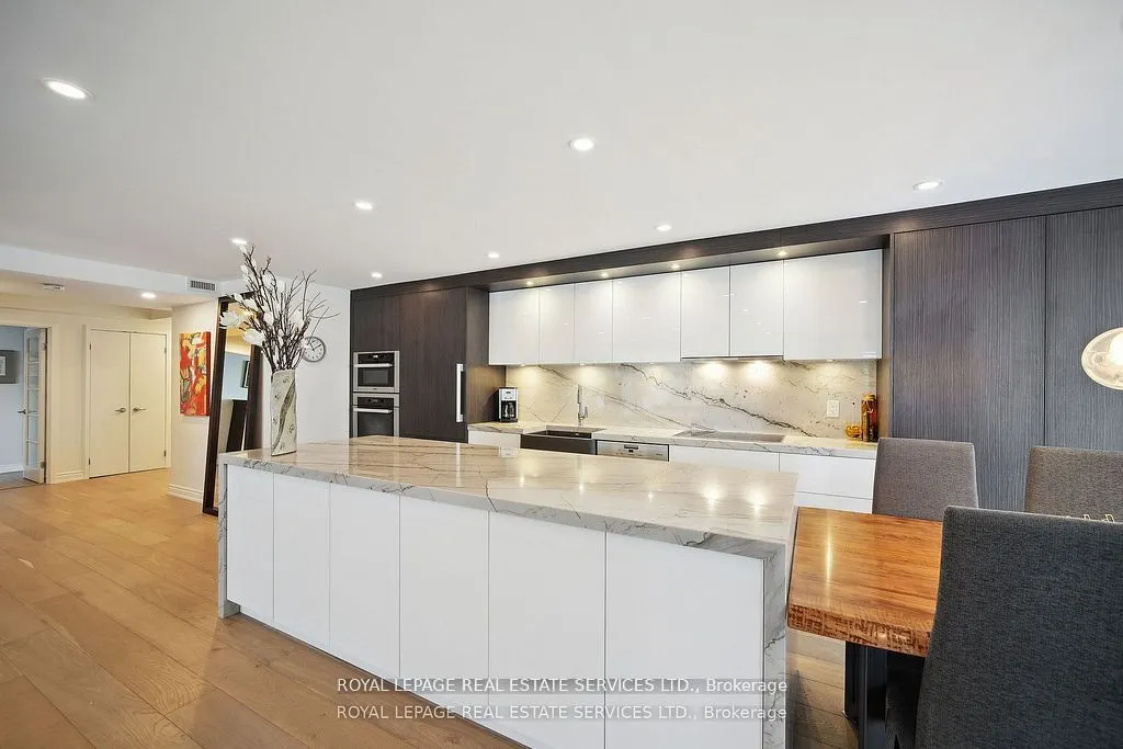480 Queens Quay W, #601