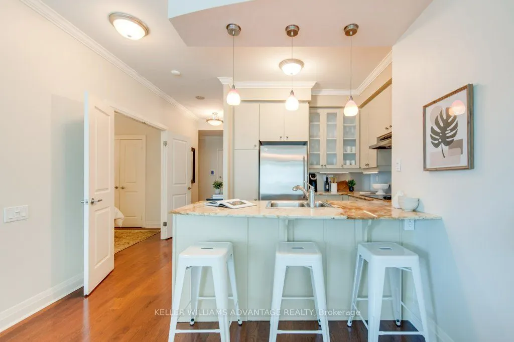 20 Scrivener Square, #802