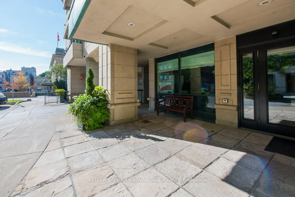 20 Scrivener Square, #802