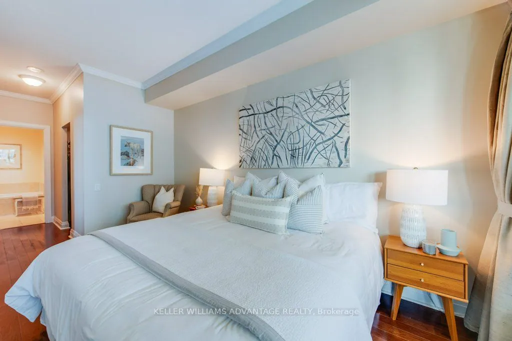 20 Scrivener Square, #802