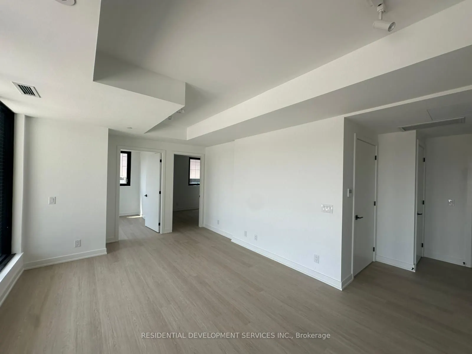 699 Sheppard Avenue E, #208