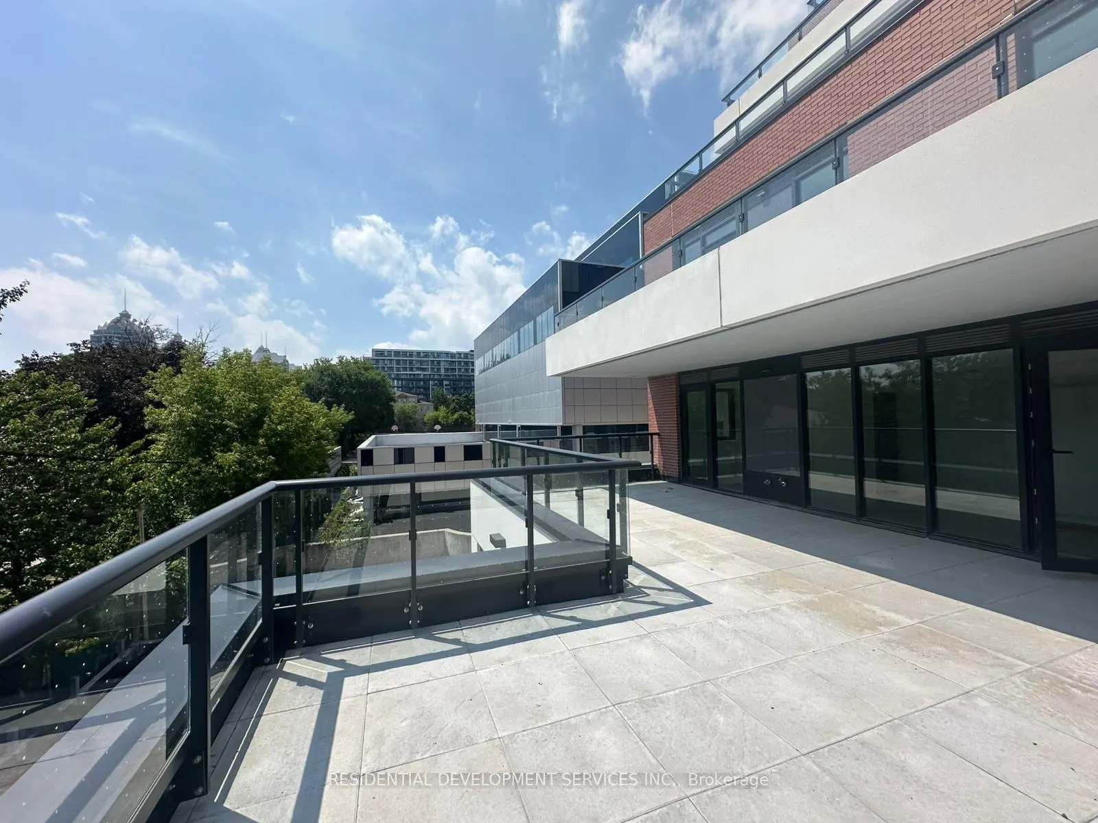 699 Sheppard Avenue E, #208