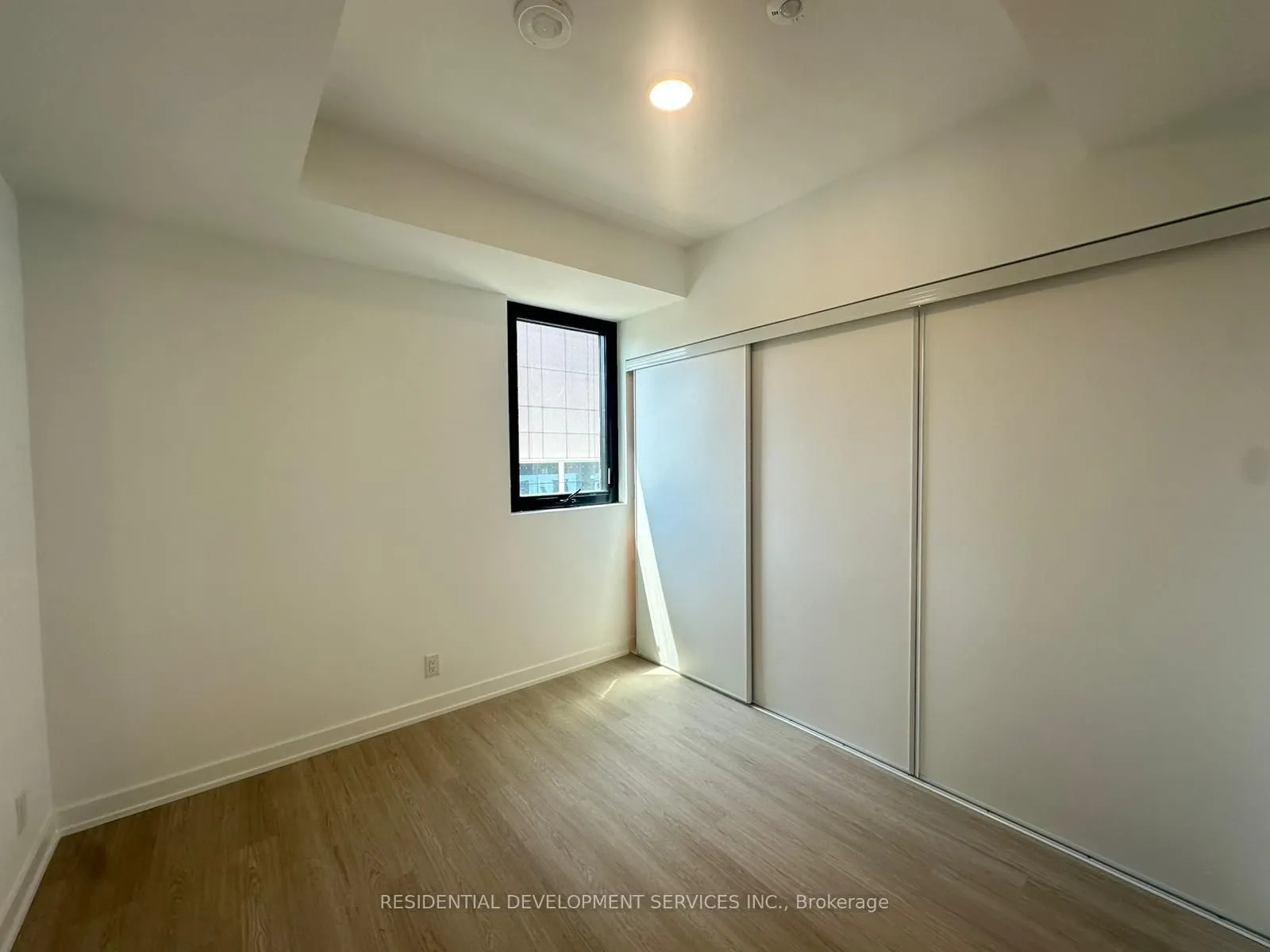 699 Sheppard Avenue E, #208