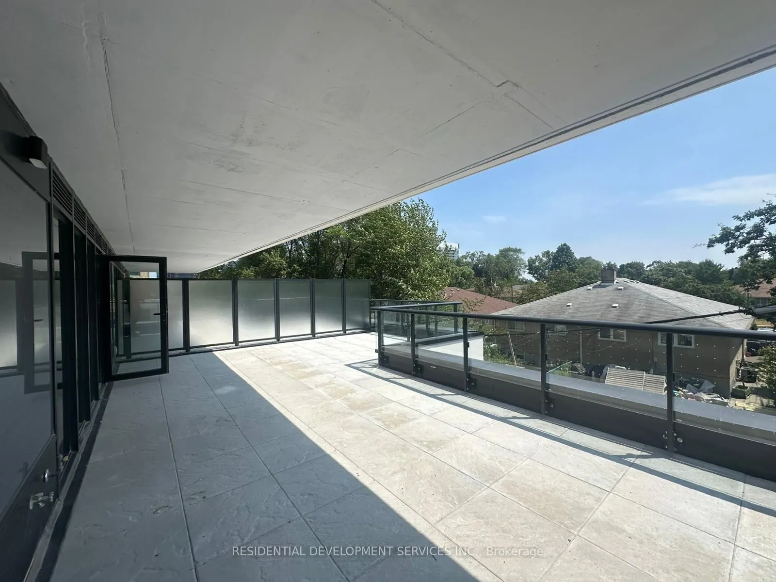 699 Sheppard Avenue E, #208