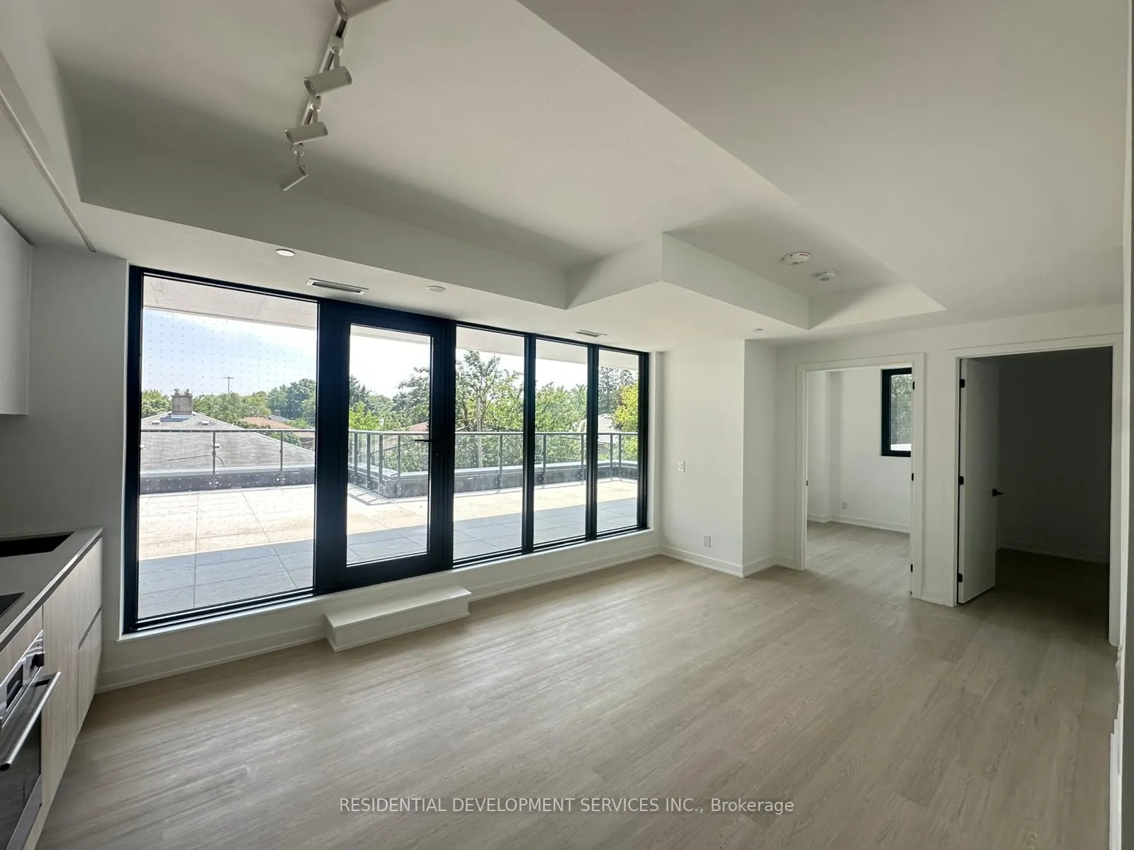 699 Sheppard Avenue E, #208