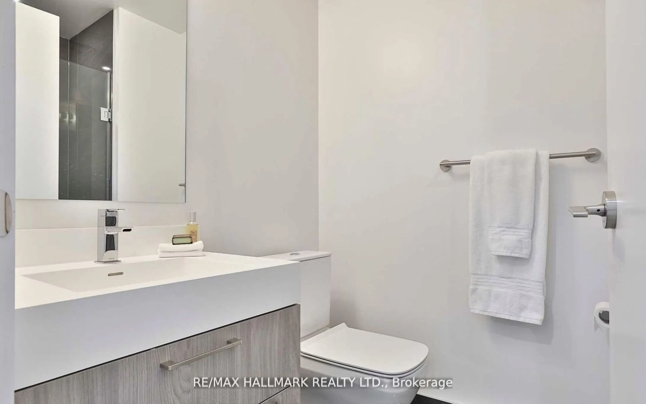 1 Yorkville Avenue, #3708