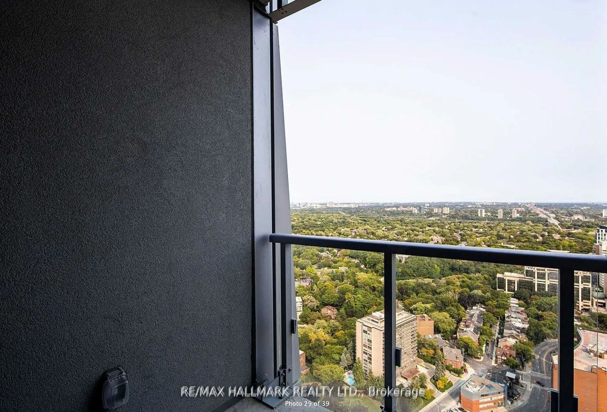 1 Yorkville Avenue, #3708