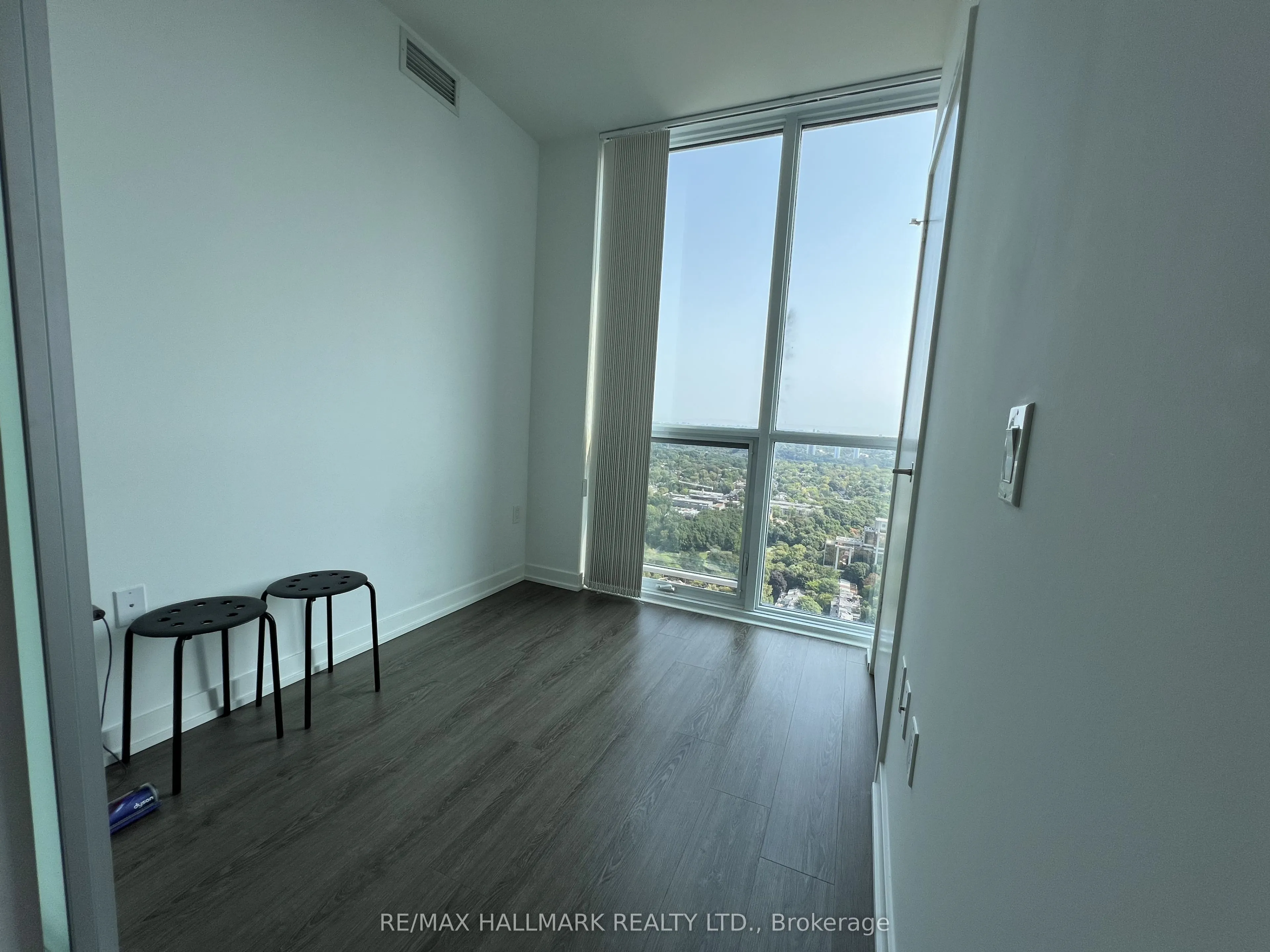 1 Yorkville Avenue, #3708
