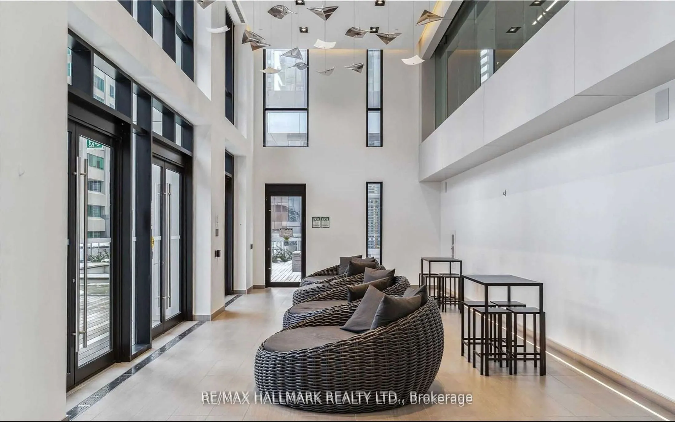 1 Yorkville Avenue, #3708