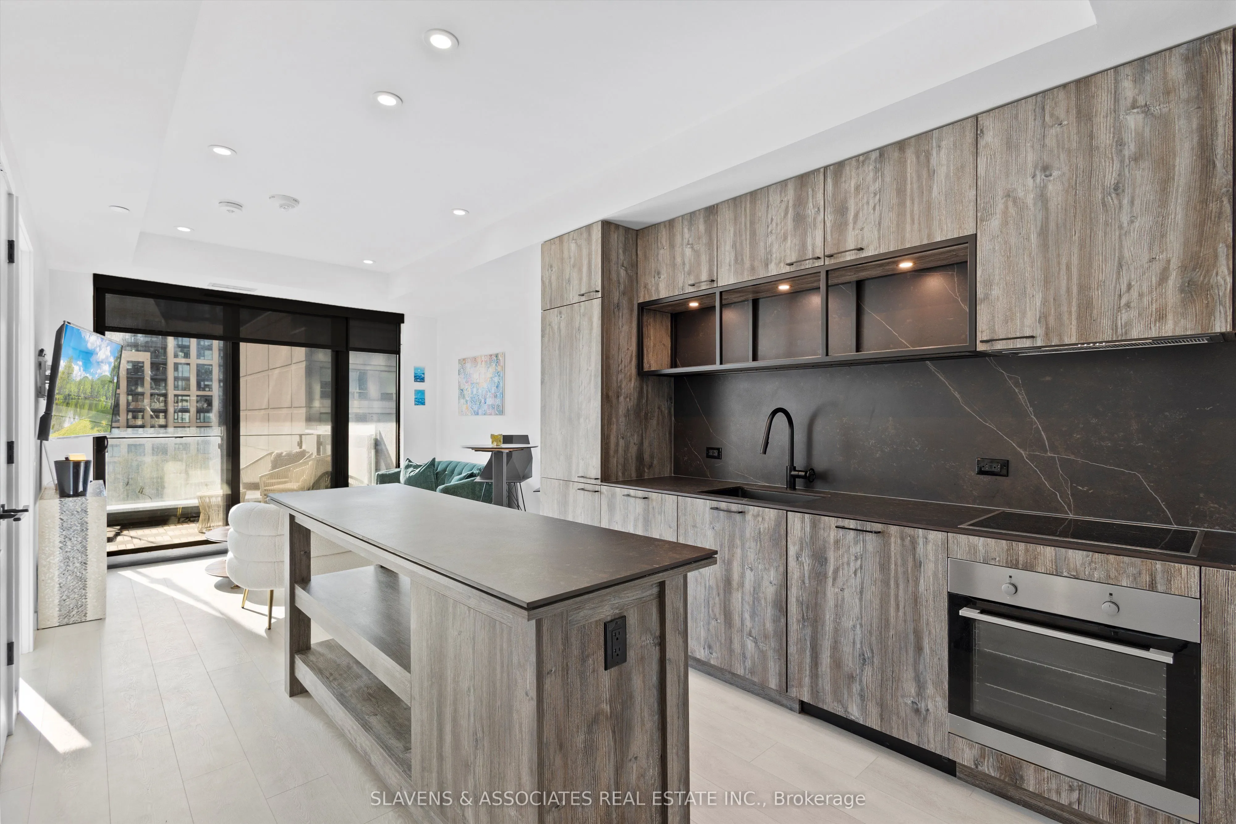 505 Richmond Street W, #507