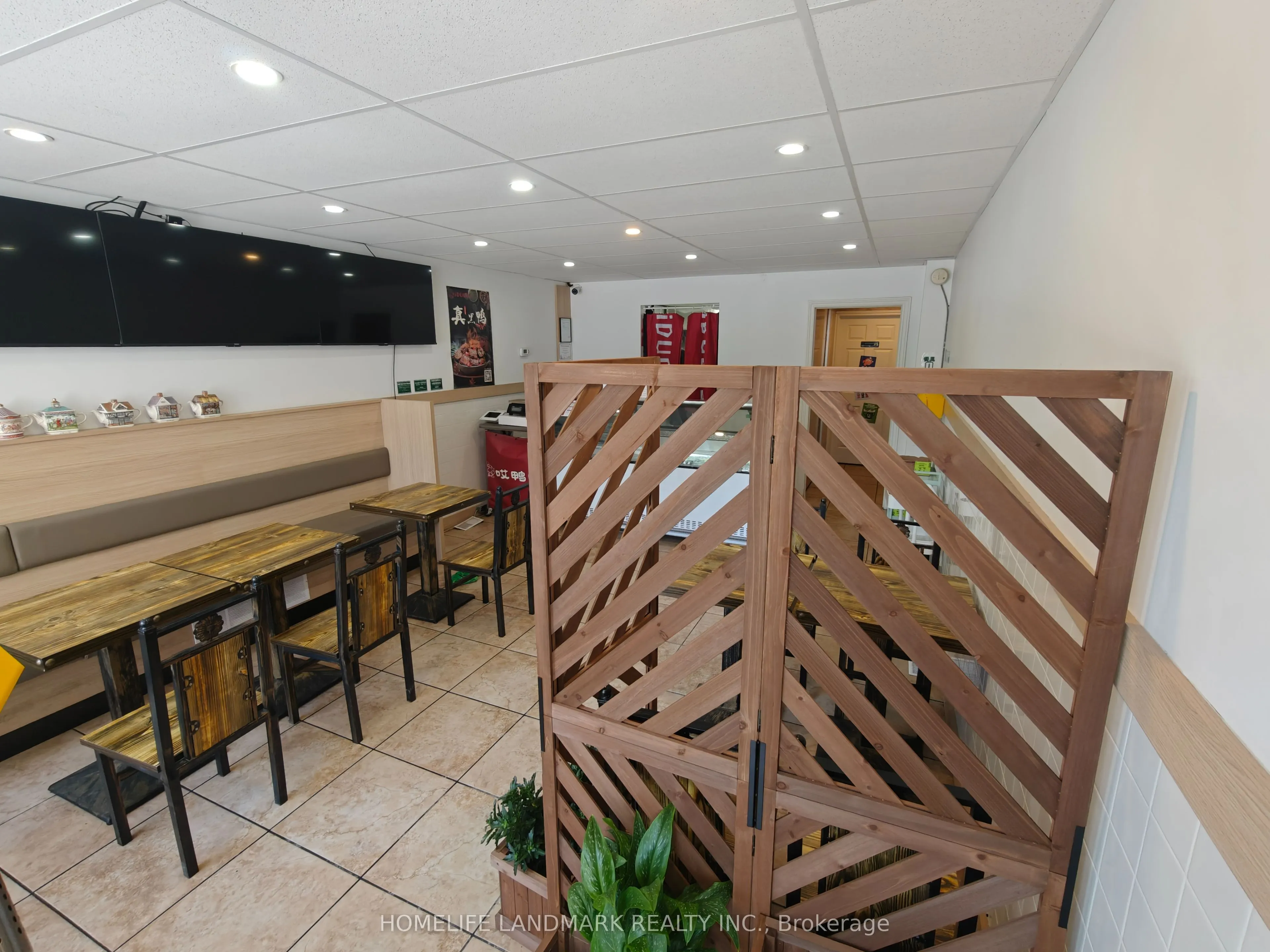 5372 Yonge Street