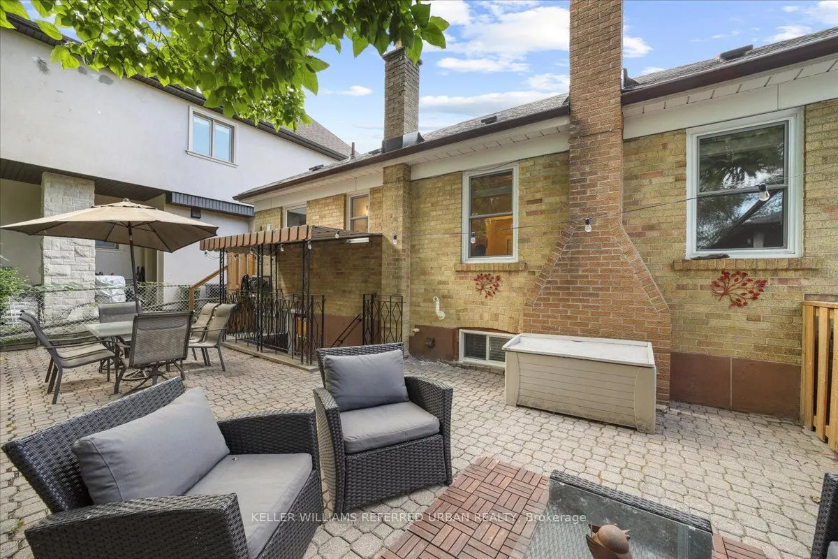 371 Hounslow Avenue