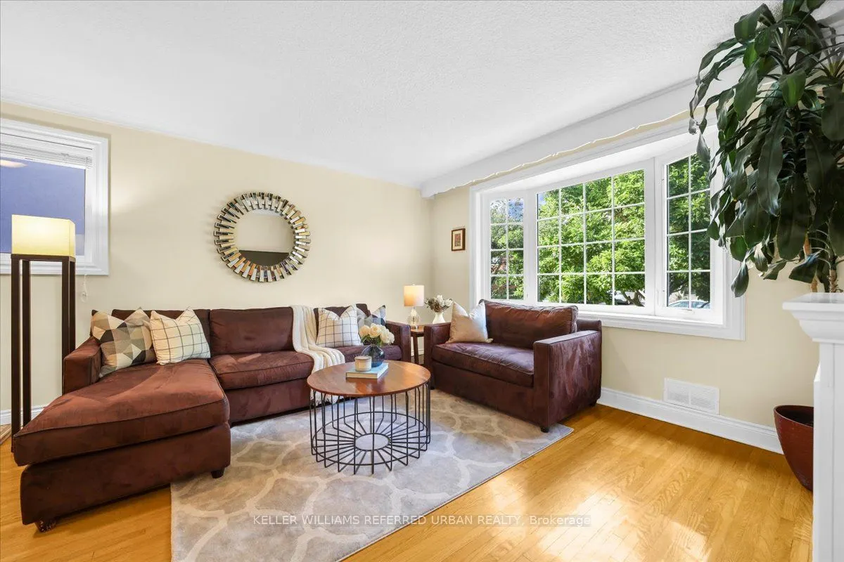 371 Hounslow Avenue
