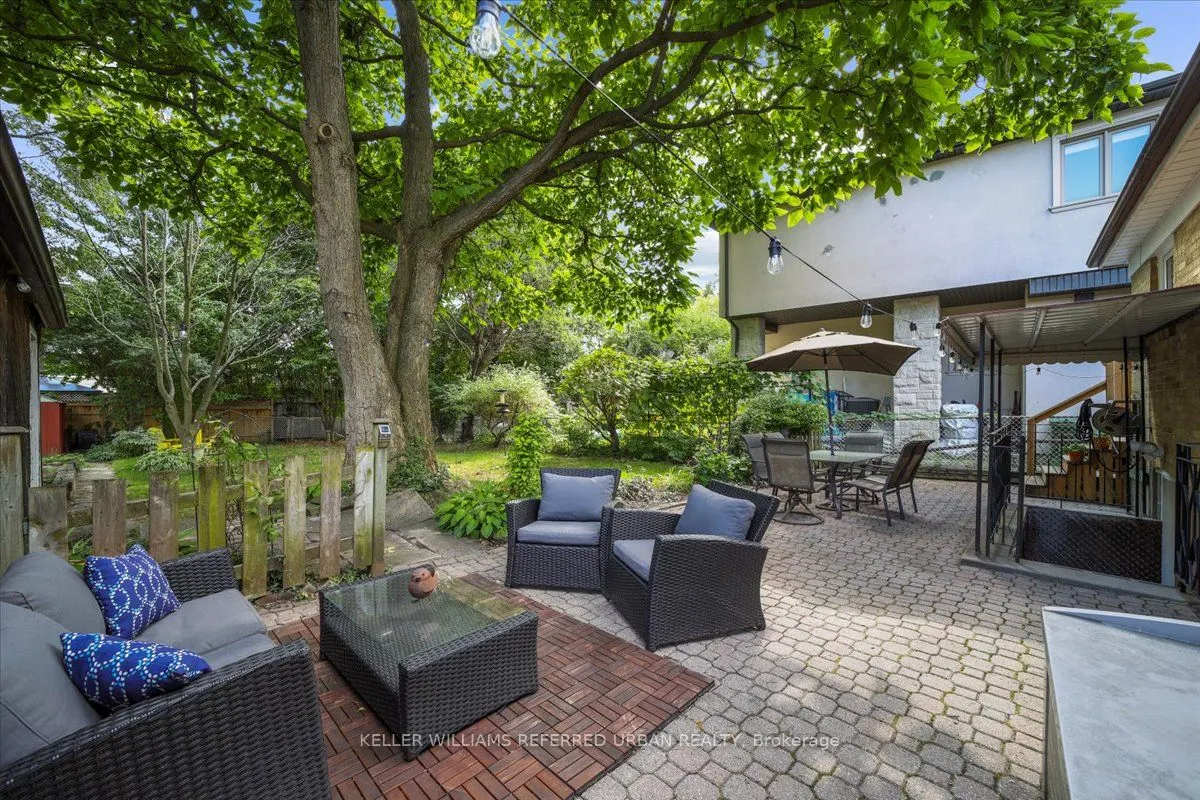 371 Hounslow Avenue