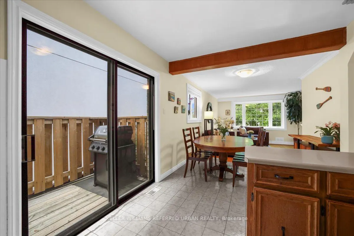 371 Hounslow Avenue