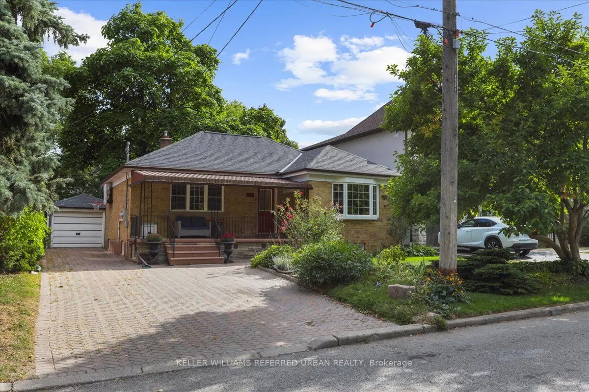371 Hounslow Avenue