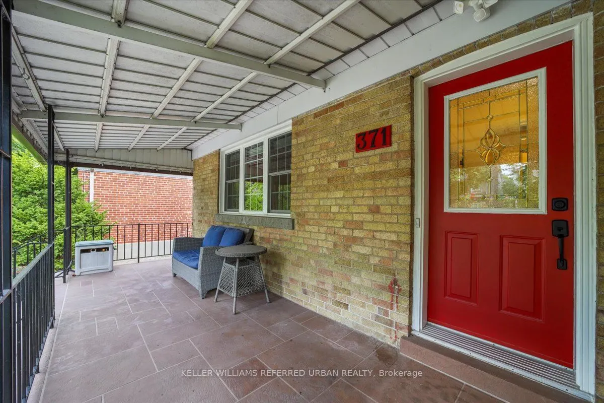 371 Hounslow Avenue