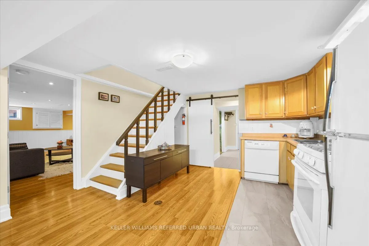 371 Hounslow Avenue