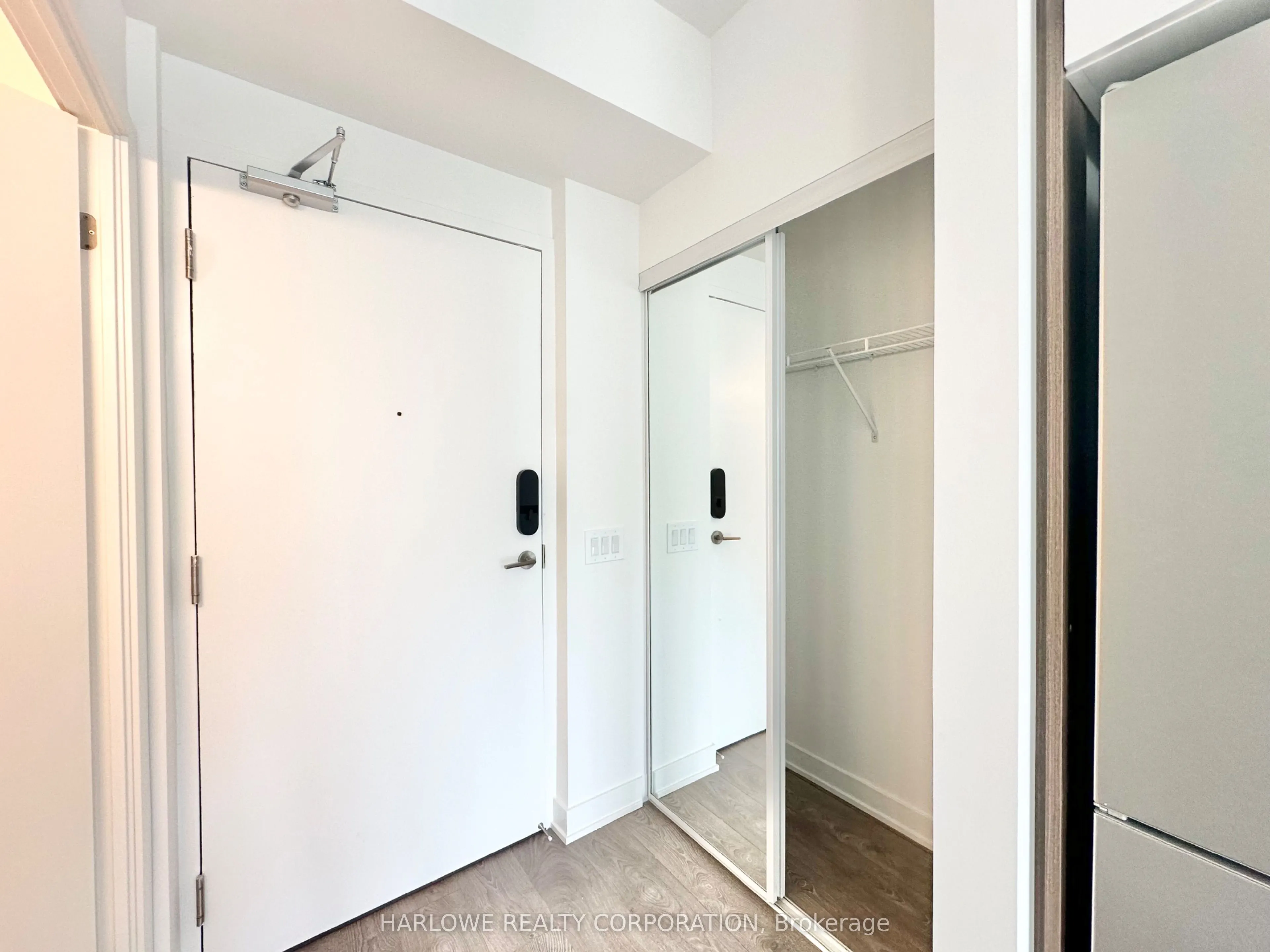 543 Richmond Street W, #912