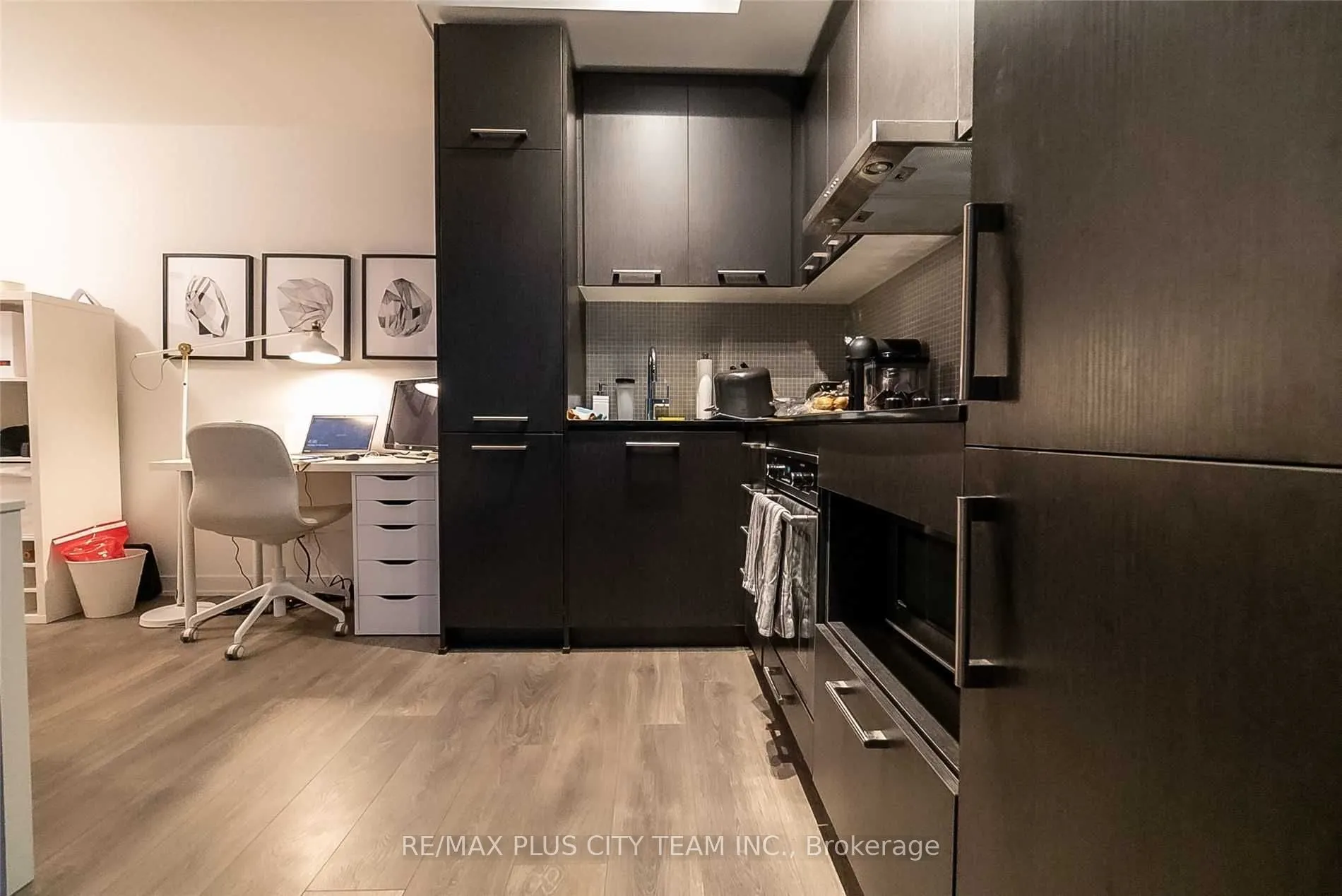 87 Peter Street, #3706
