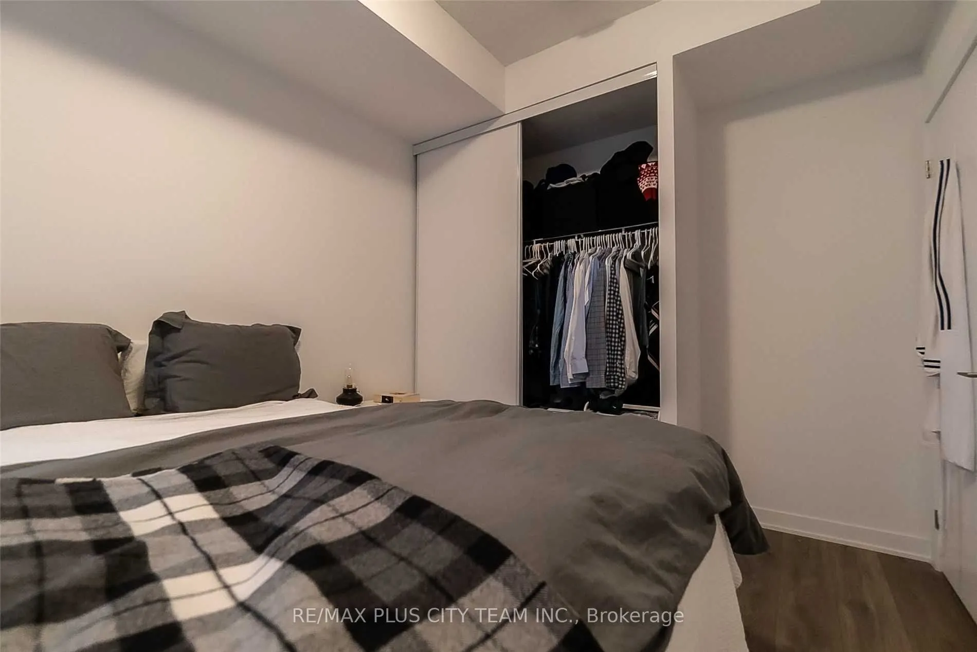 87 Peter Street, #3706