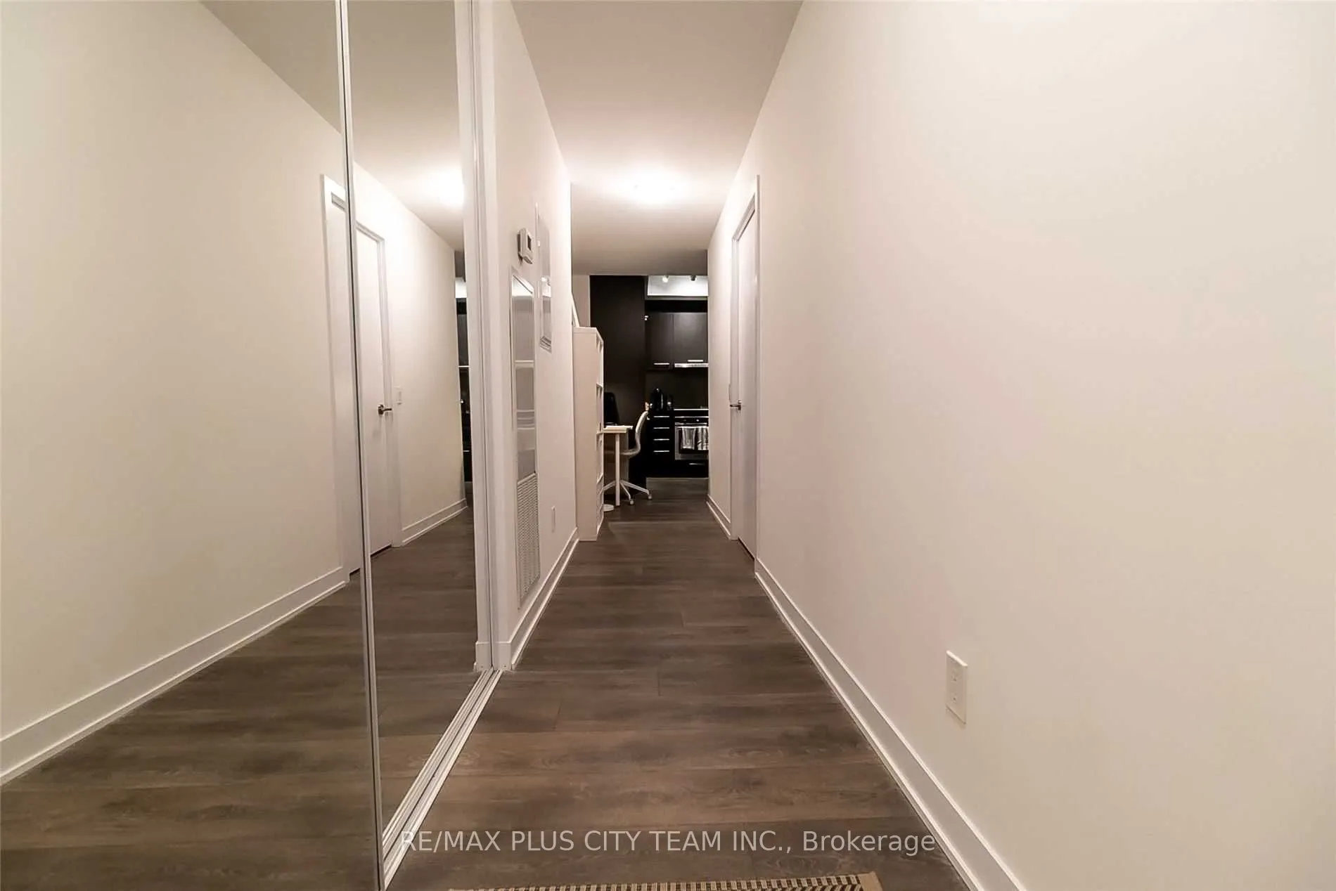 87 Peter Street, #3706