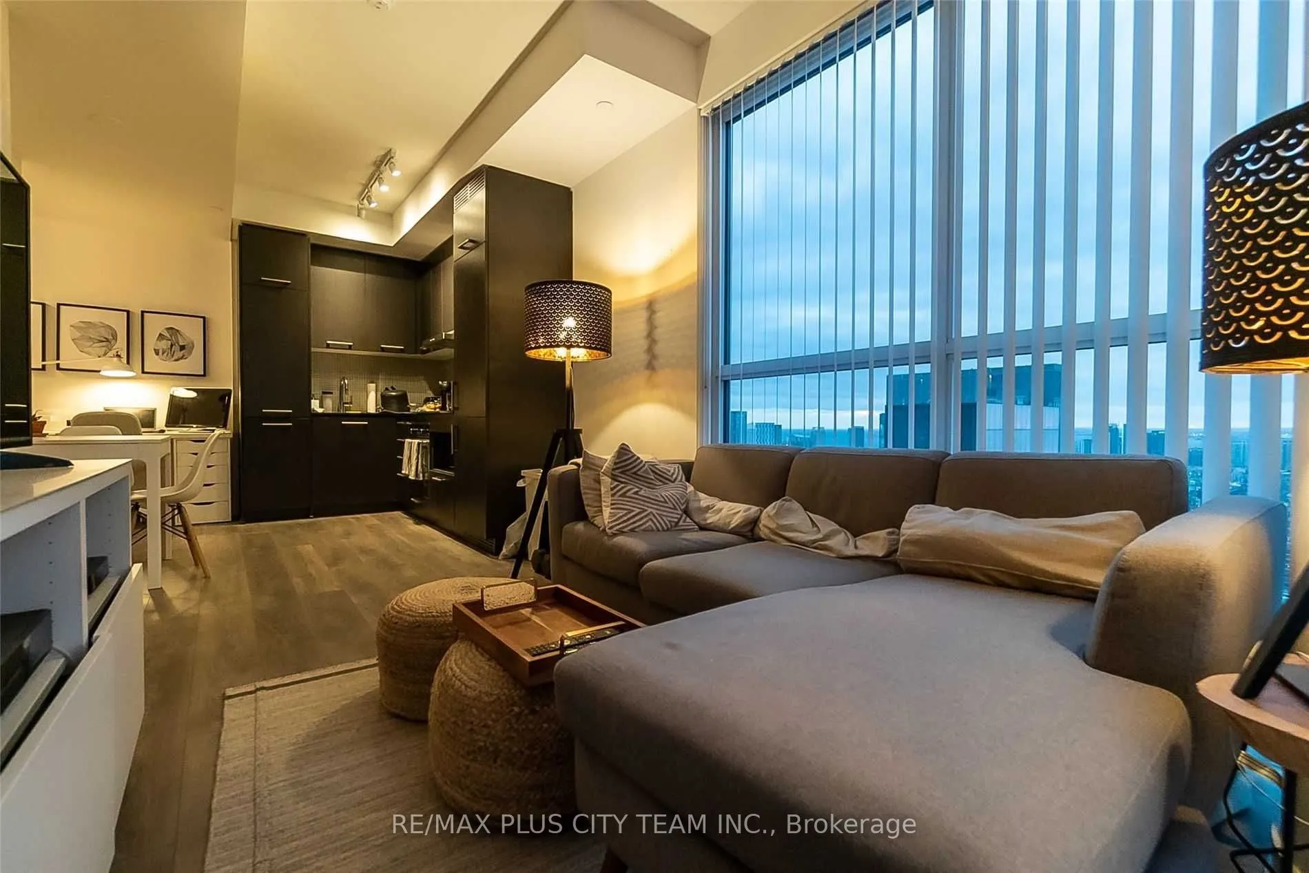 87 Peter Street, #3706