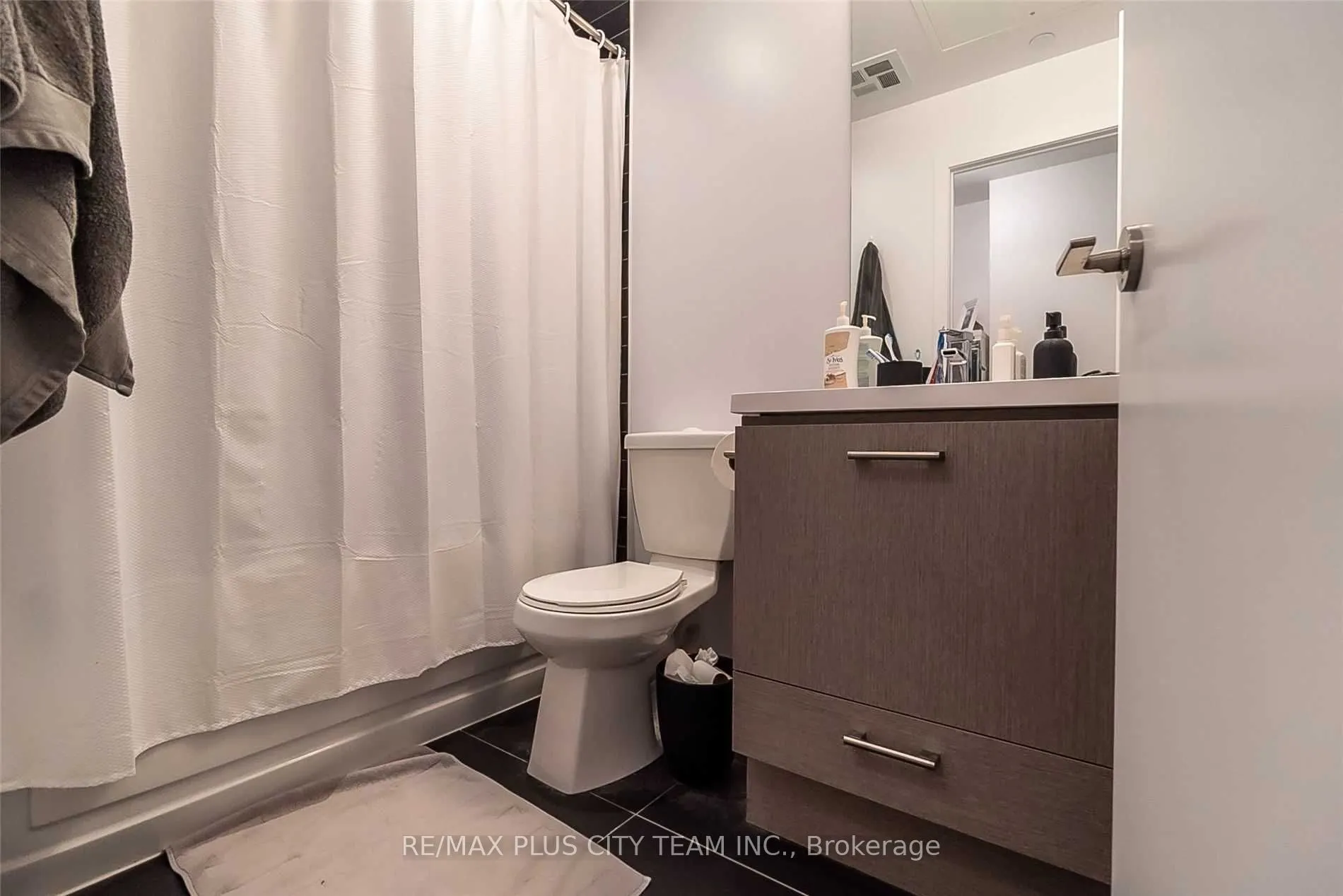 87 Peter Street, #3706