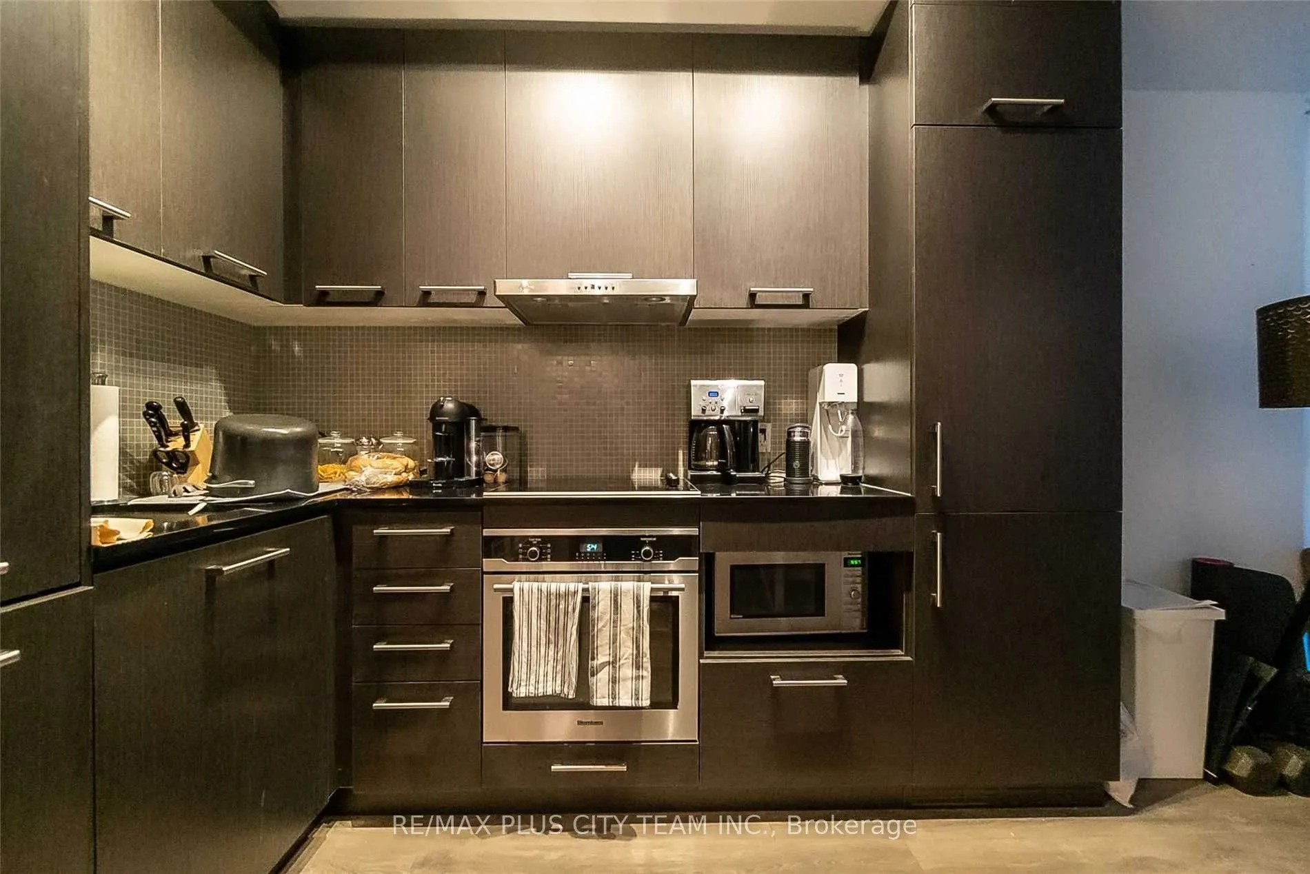 87 Peter Street, #3706